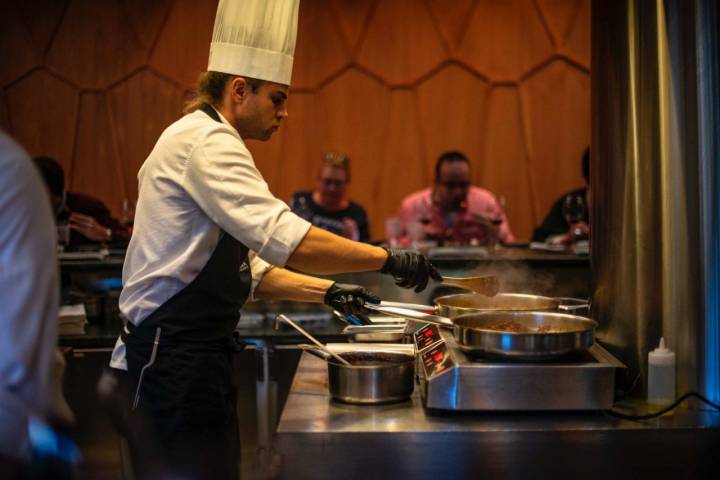 Restaurante 'A Barra': preparación en la barra