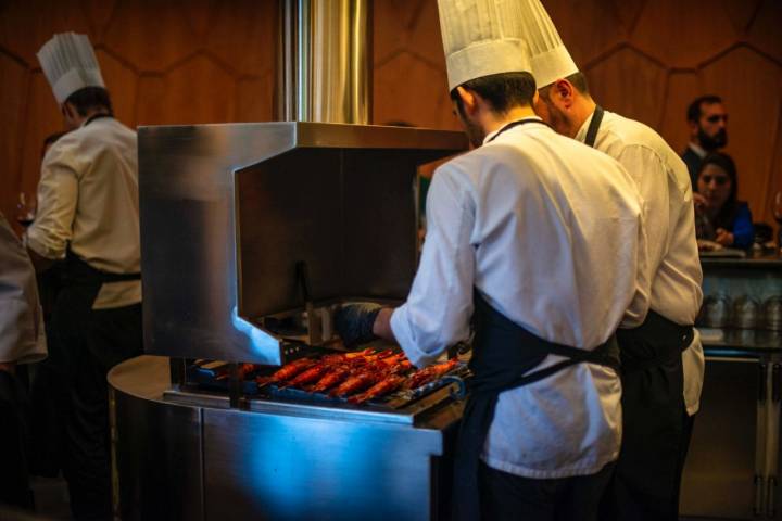 Restaurante 'A Barra': preparación de los carabineros