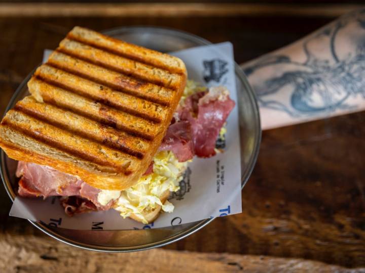 El suculento sandwich de ‘Bodega Anyora'.