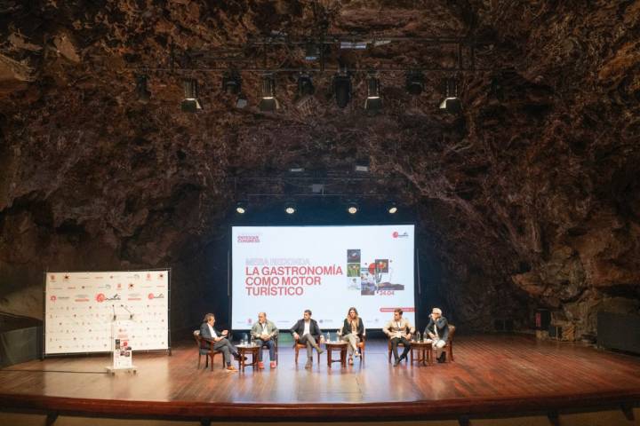 El anfiteatro de los Jameos del Agua, donde se celebró el Miniature Enyesques Congress de Lanzarote