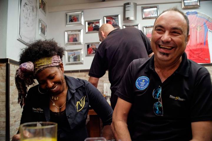 Nico Jiménez se ríe recordando sus inicios junto a su mujer, Yokatis Gusmán.