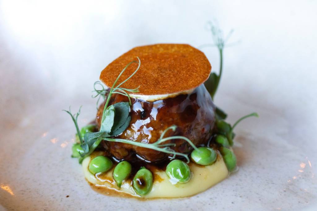 Un bistró mediterráneo con mucho sabor Un bistró mediterráneo con mucho sabor