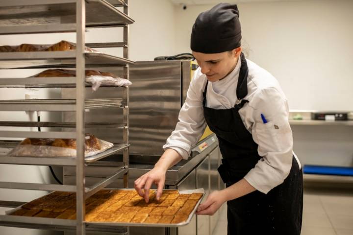 Los milhojas se preparan en la propia pastelería.