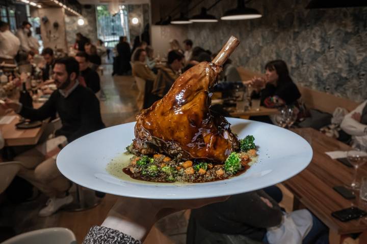 Las raciones copiosas son uno de los sellos del restaurante 'AQ'.