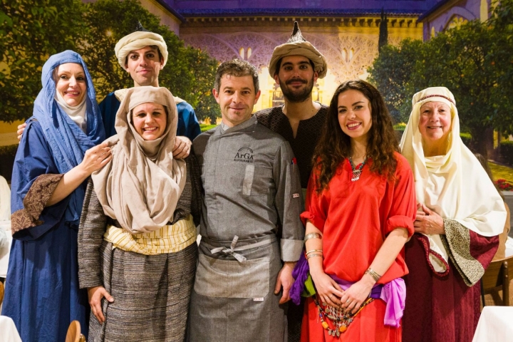 El equipo de Arga en esta recreación de un menú andalusí.
