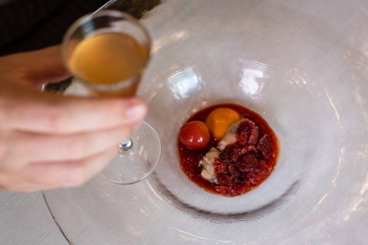 Restaurante 'Casa Pepa' (Ondara, Alicante): ostra con tomate en varias versiones