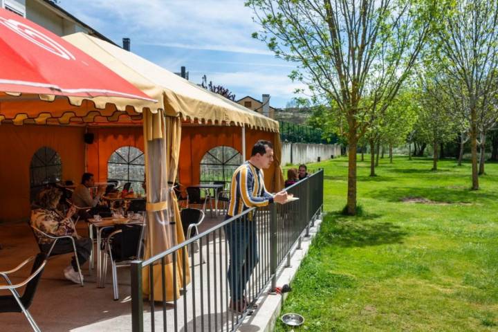 El chiringuito del río (Sanabria): porche