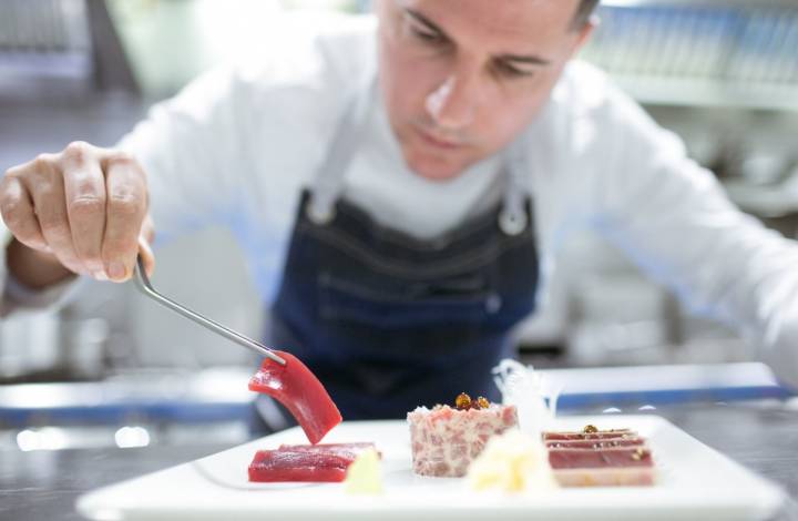 Julio Vazquez es el responsable de cocina de el restaurante el Campero, en Barbate , Cádiz .