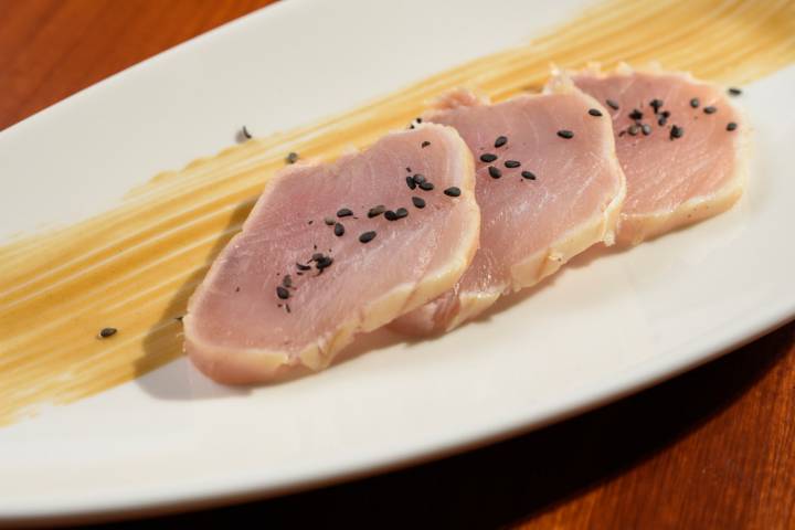 Restaurante El Oviedo (Ribadeo) tataki de bonito