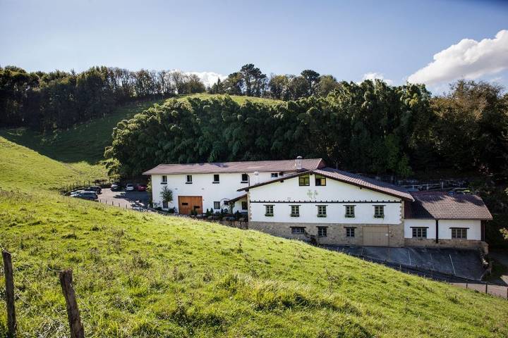 Restaurante Eme Be Garrote Grill: Exterior del local. Foto: Garikoitz Díaz