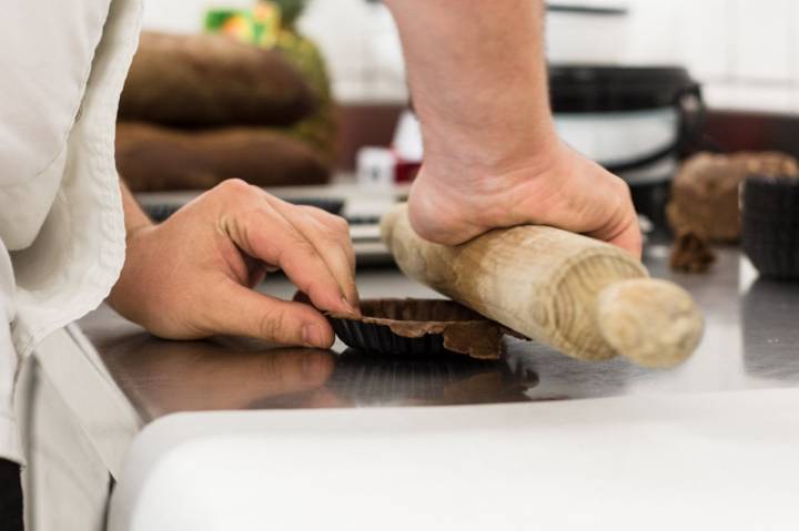 Restaurante 'Es Ventall': amasando las tartaletas de algarroba