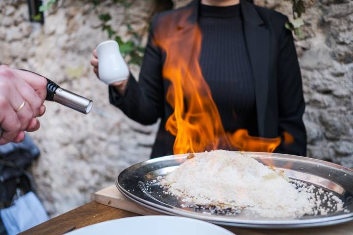 Flambeado del atún pibil.