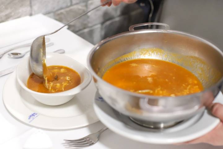 Restaurante 'Hermandad de Pescadores' (Hondarribia): sopa de pescado