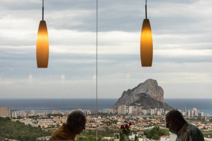 Restaurante 'Orobianco' (Calpe): clientes en el comedor