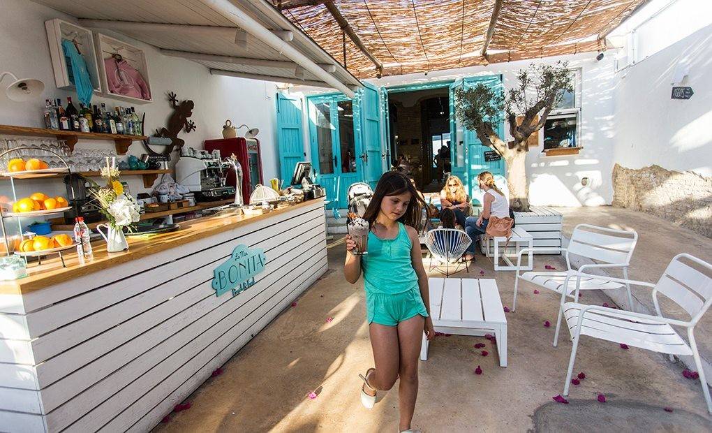 Un lugar insólito, locura de la Playa de La Patacona