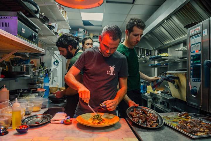 'La Palera' invita a dar pequeños bocados al mundo sin salir de Cabo de Palos.