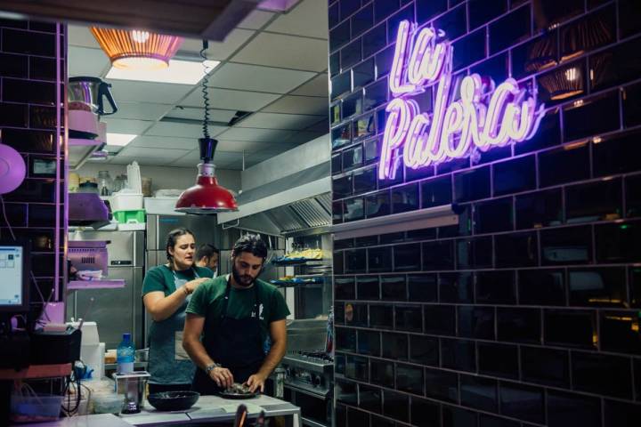 María Crespo junto a Miguel Albaradejo durante el servicio.