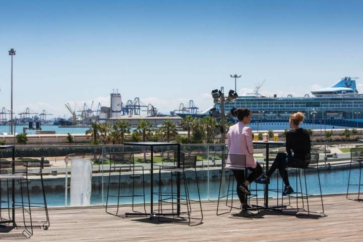 Desde la terraza del 'steakhouse' 'Malabar', también en el Veles e Vents, se tienen estas vistas.