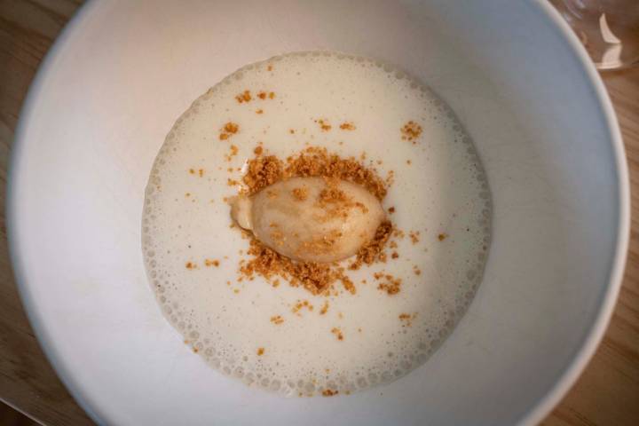 Espuma de arroz con leche y sorbete de manzana asada.