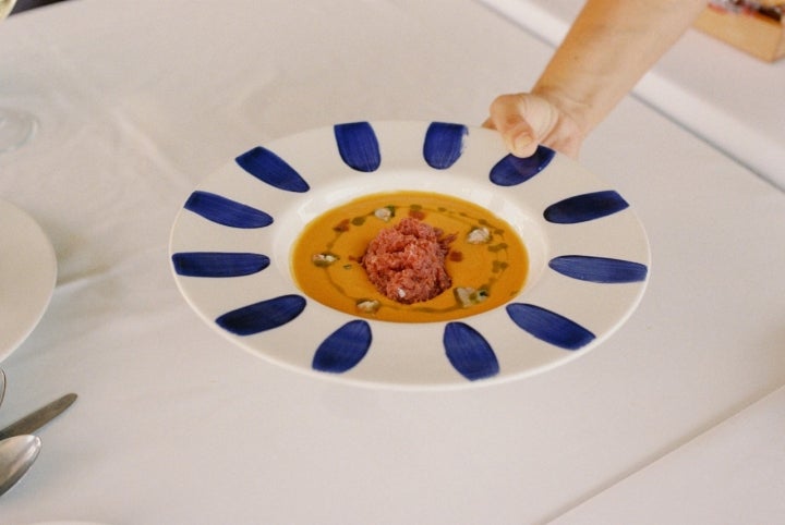 Salmorejo cremoso con granizado de uva Monastrell