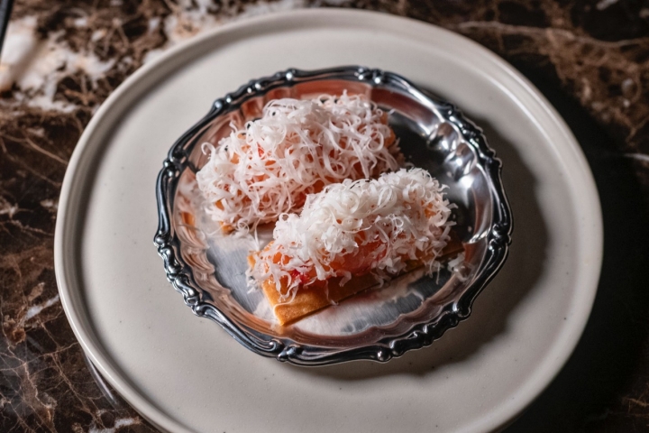 Tosta de tartar de carabinero.