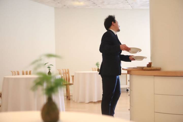 El servicio en sala del restaurante Nerua, Bilbao.