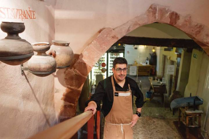 Jorge Maestro, a la entrada del restaurante.