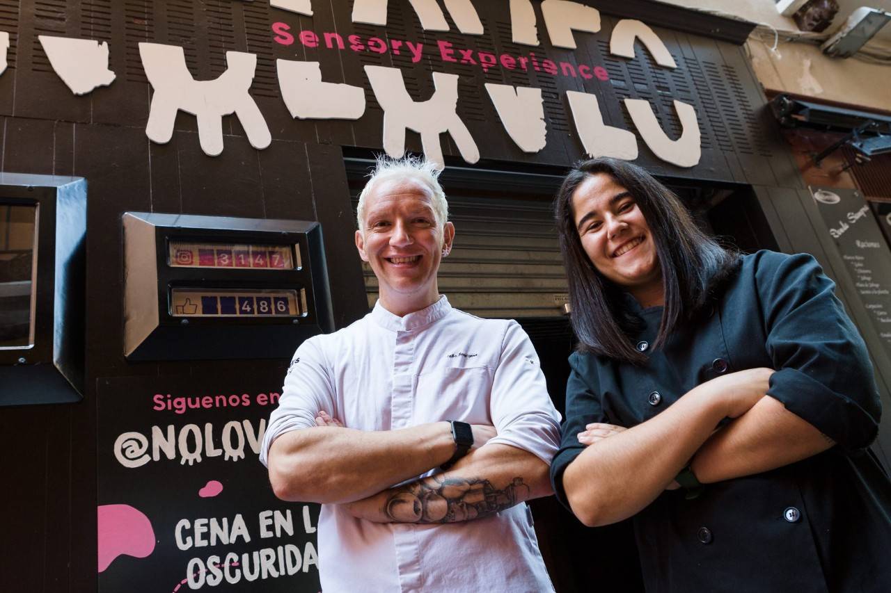 Una cena a oscuras llena de emociones