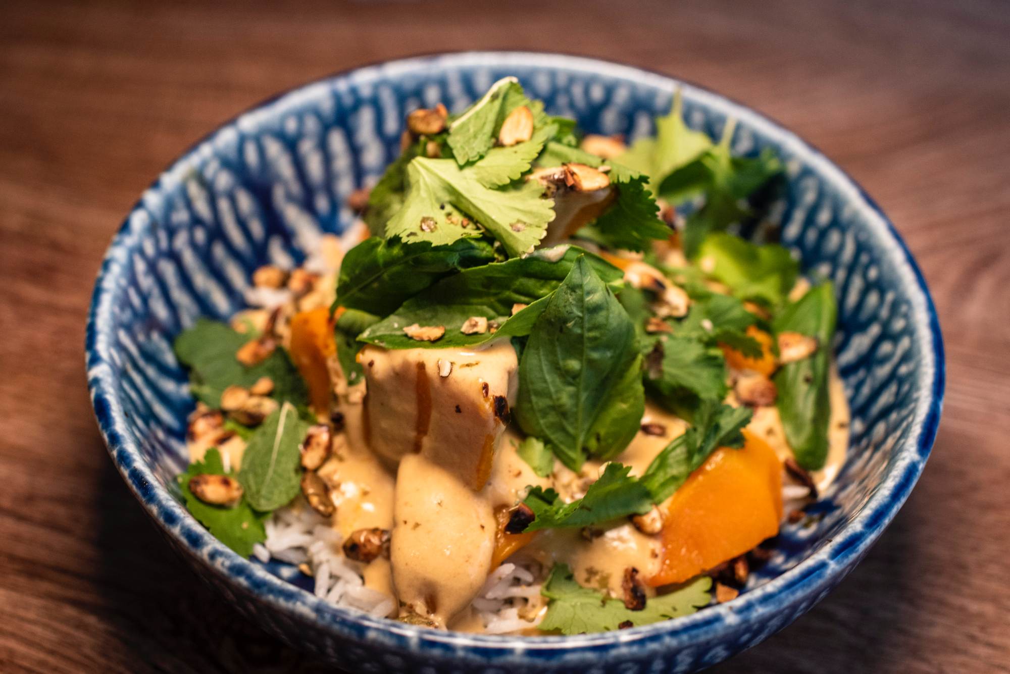 Curry de calabaza, pipas y nube de aromáticos