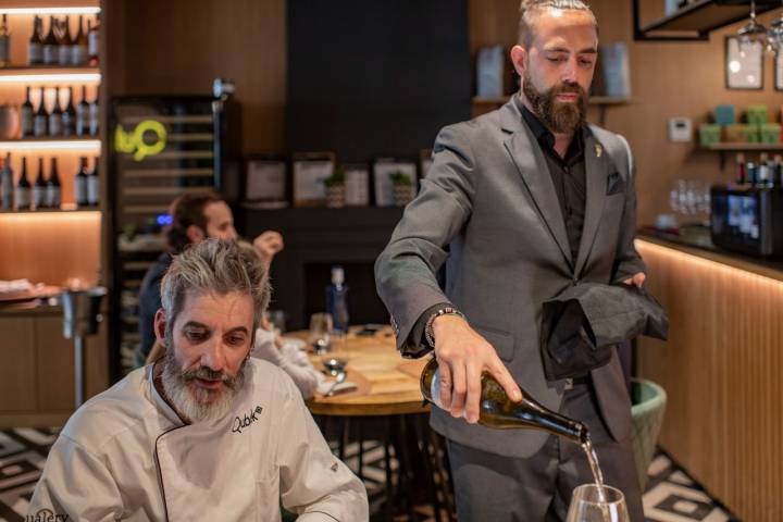 El chef Julio Miralles junto al sumiller y jefe de sala Miguel Herranz.