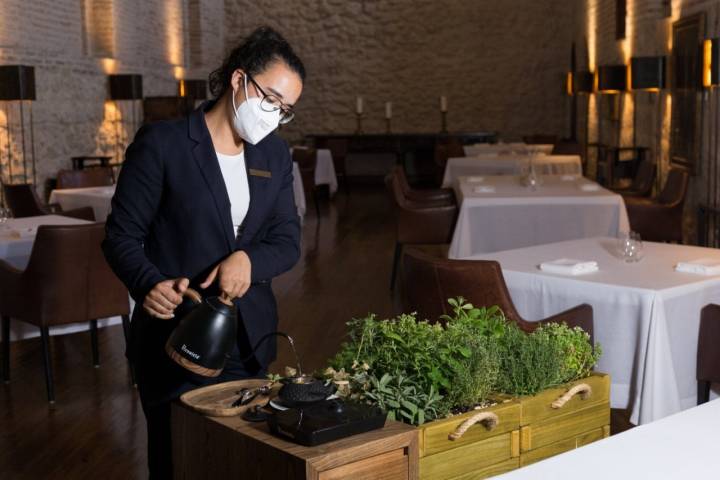 Restaurante Refectorio: carrito de aromáticas