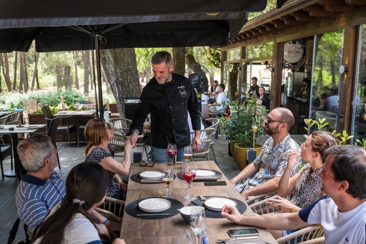 Muchos de los clientes conocen al chef de su etapa en 'Chirashi'