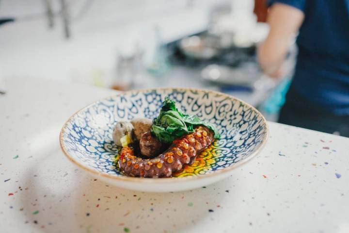 El plato de pulpo que prepara Braulio es un bocado a mar.