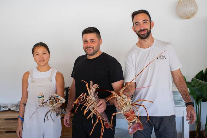 Chef Alberto Morillo con langostas.