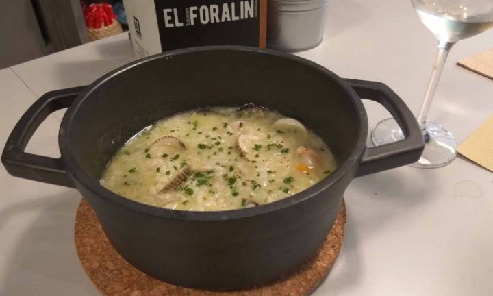 Comida a domicilio en Asturias: Arroz con moluscos y pilpil de 'El Foralín'