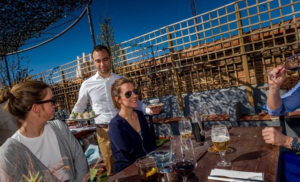 Tres restaurantes con terraza de Madrid en lugares que no te esperas
