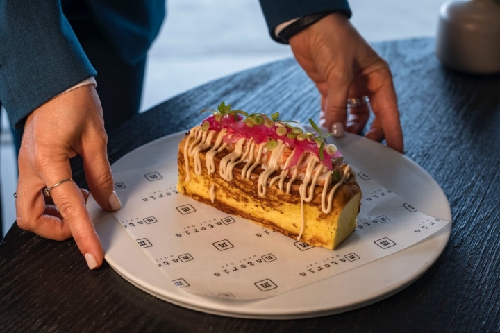 Lobster roll del restaurante Materia Pool Bar (Adeje, Tenerife).