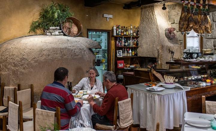 El Horno de Asar Paco, acogedor y delicioso.