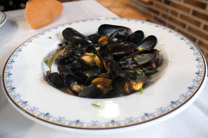 Los mejillones al ajillo son uno de los platos del menú. Foto: Javier Díaz