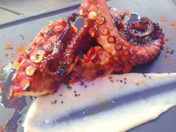 El delicioso pulpo de Arena Restaurante. Foto: Facebook.