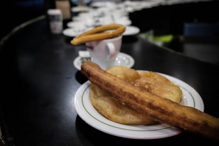 La barra redonda donde desayunar rico en Tetuán.