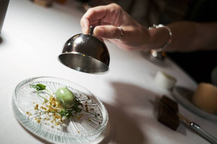 Mantequilla servida con forma de aceituna en 'Casa Piola'.