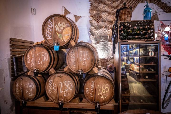 Detalle de los barriles que encontramos en el interior de la tienda de 'Testa de Vins’.