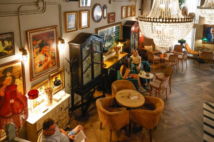 Interior del Café Madrid en Valencia