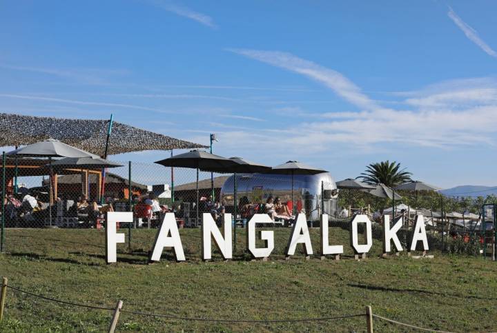 Entrada de Fangaloka, terraza en Getxo