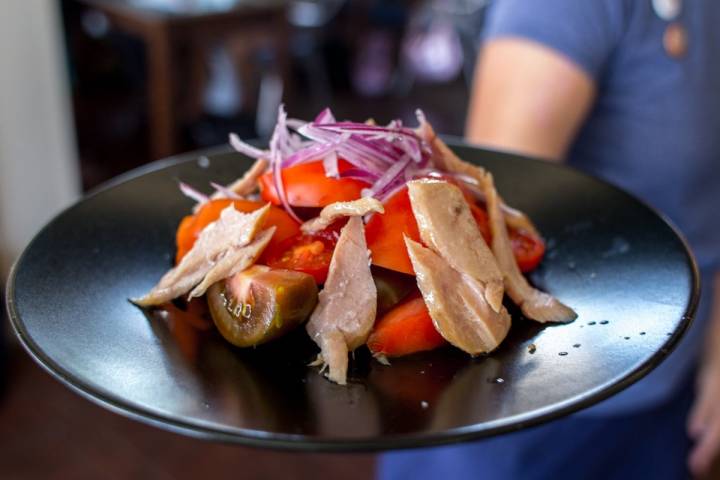 En Escribá se las apañan para ofrecer un tomate de la mejor calidad, incluso fuera de temporada.