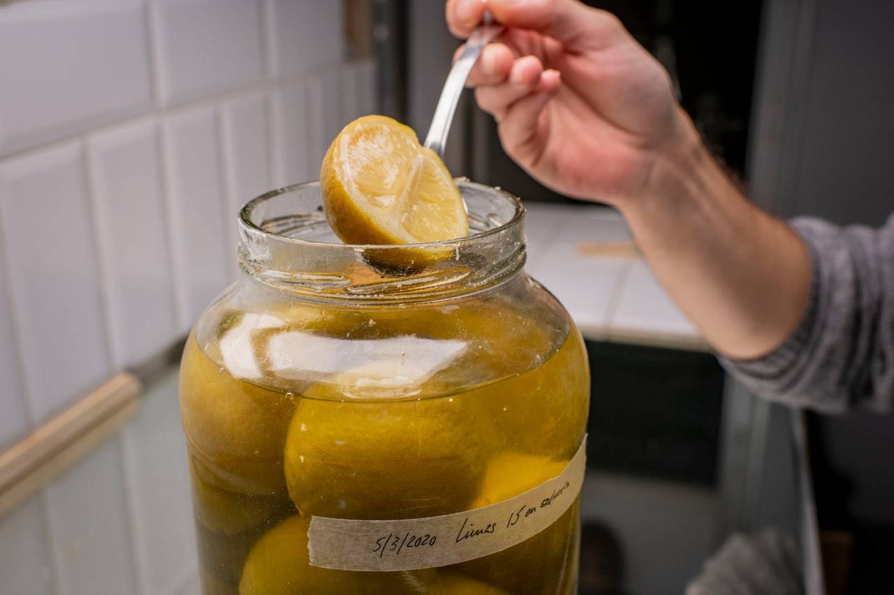 Una de las mejores formas de aprovechar bien los alimentos es haciendo conservas. Foto: Sofía Moro.