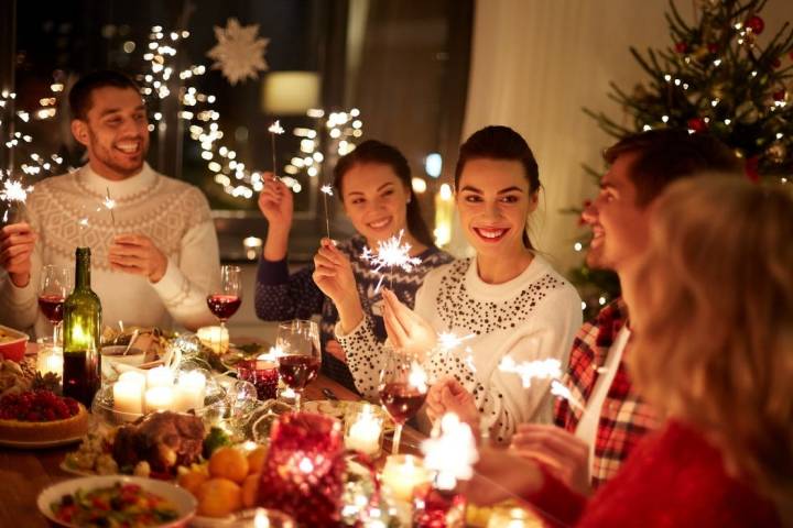 Cena de amigos en Navidad