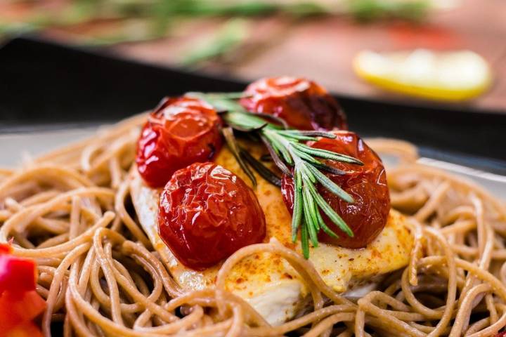 Solo cuatro ingredientes para un plato muy sabroso. Foto: Agefotostock.