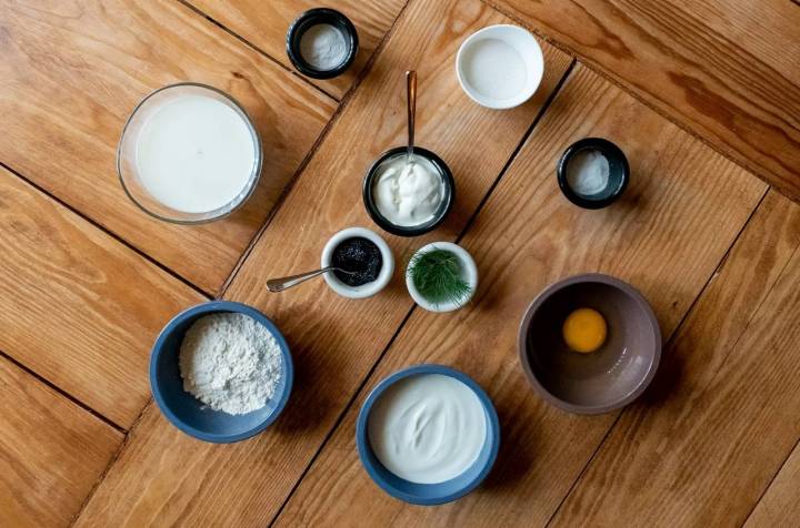 Para preparar verdaderos blinis rusos no son necesarios muchos ingredientes.